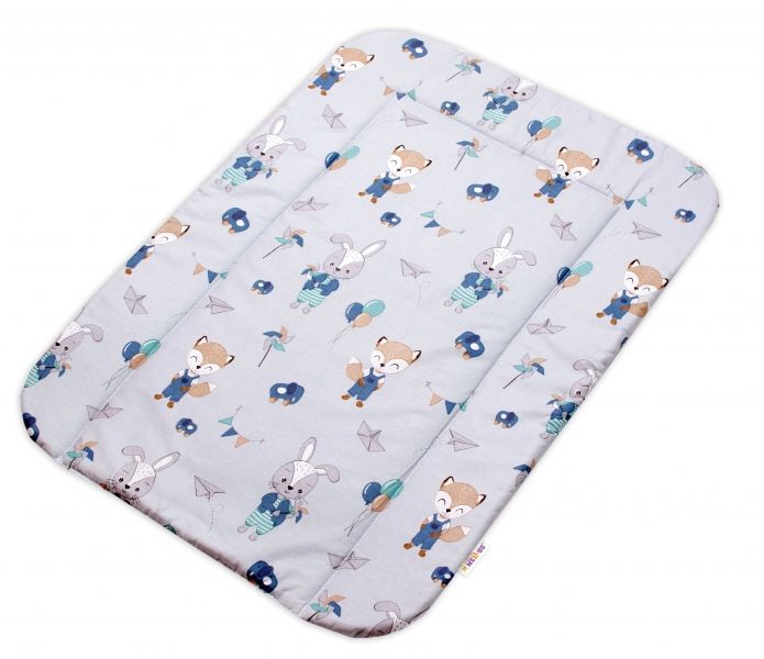 141113-256766-prebalovacia-podlozka-50x70-cm-bavlna-liska-a-zajac-baby-nellys-modra